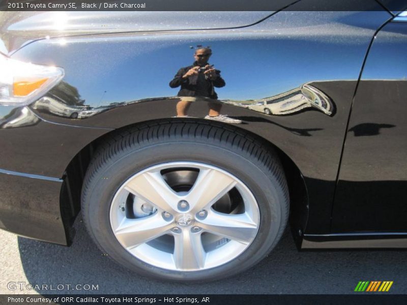 Black / Dark Charcoal 2011 Toyota Camry SE