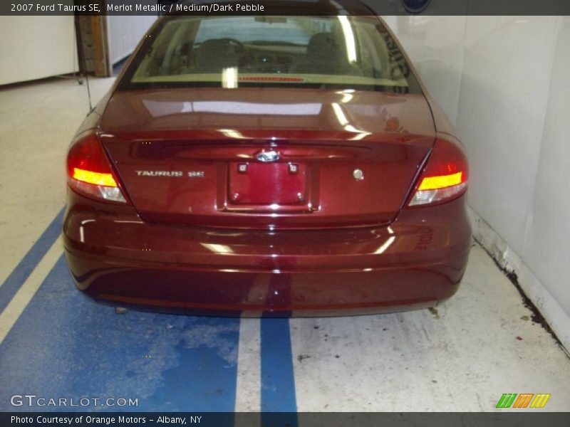 Merlot Metallic / Medium/Dark Pebble 2007 Ford Taurus SE