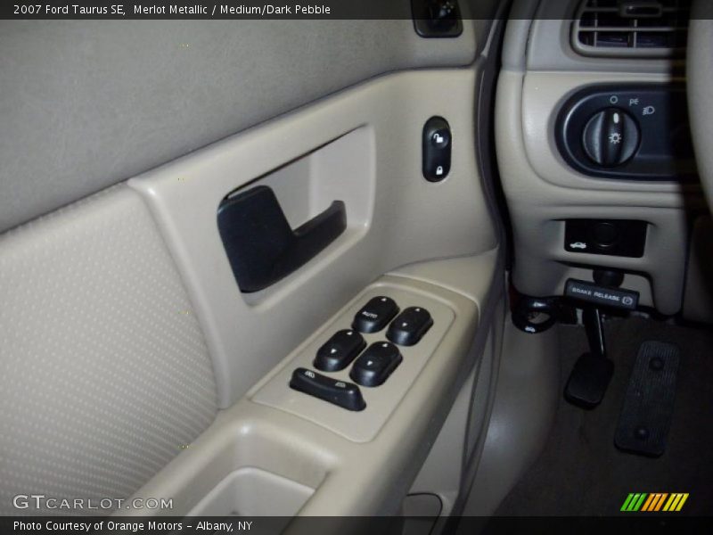 Merlot Metallic / Medium/Dark Pebble 2007 Ford Taurus SE