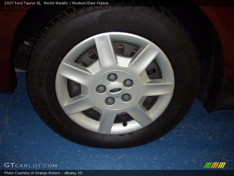 Merlot Metallic / Medium/Dark Pebble 2007 Ford Taurus SE