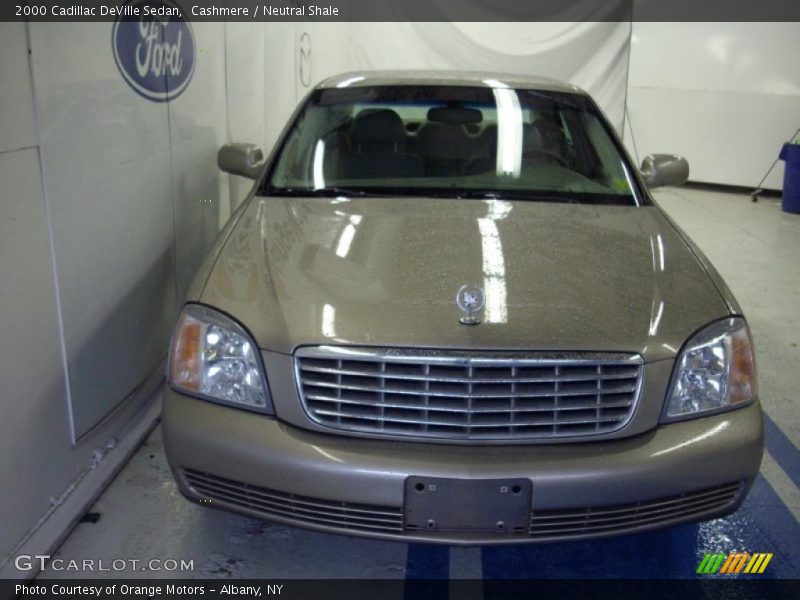 Cashmere / Neutral Shale 2000 Cadillac DeVille Sedan