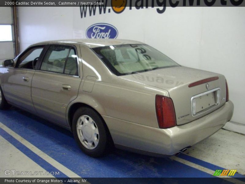 Cashmere / Neutral Shale 2000 Cadillac DeVille Sedan
