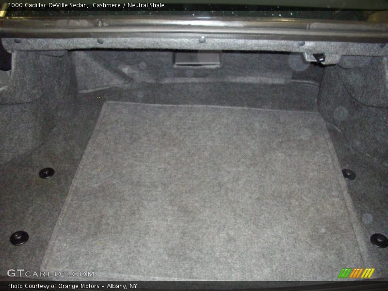 Cashmere / Neutral Shale 2000 Cadillac DeVille Sedan