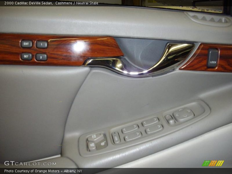Cashmere / Neutral Shale 2000 Cadillac DeVille Sedan
