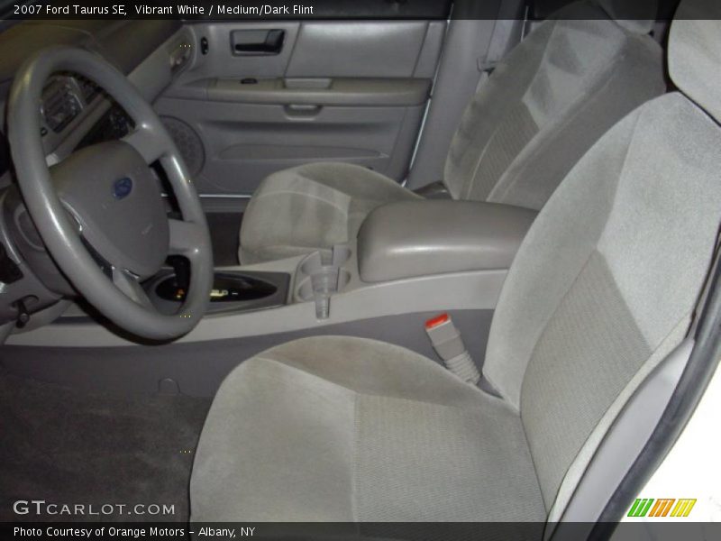 Vibrant White / Medium/Dark Flint 2007 Ford Taurus SE