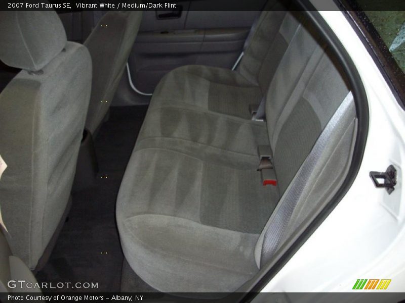 Vibrant White / Medium/Dark Flint 2007 Ford Taurus SE