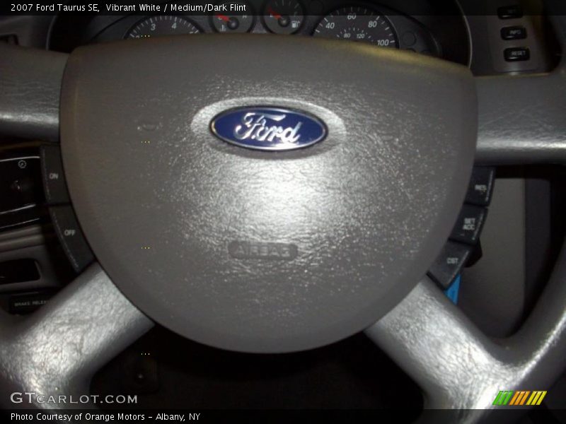 Vibrant White / Medium/Dark Flint 2007 Ford Taurus SE