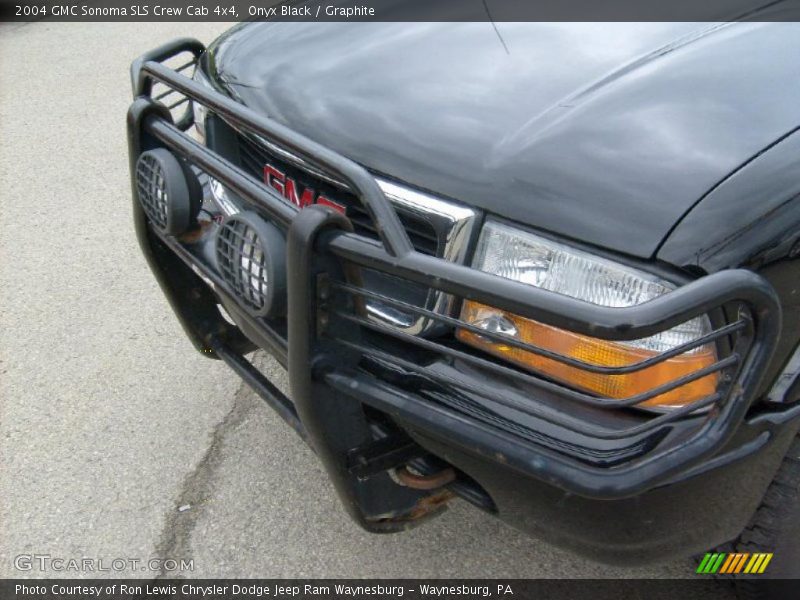 Onyx Black / Graphite 2004 GMC Sonoma SLS Crew Cab 4x4