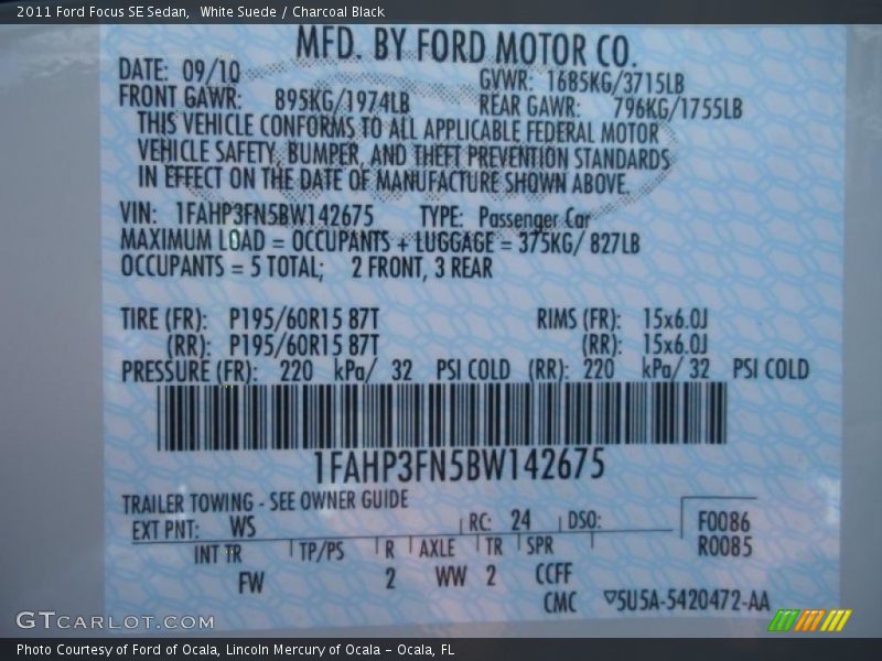 White Suede / Charcoal Black 2011 Ford Focus SE Sedan