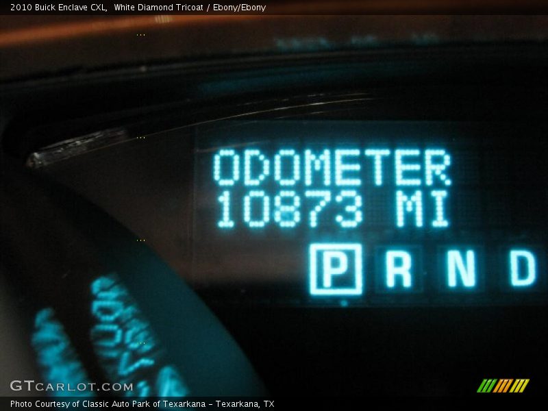 White Diamond Tricoat / Ebony/Ebony 2010 Buick Enclave CXL