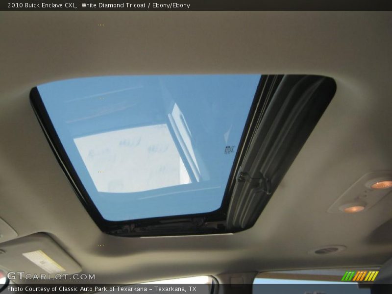 White Diamond Tricoat / Ebony/Ebony 2010 Buick Enclave CXL