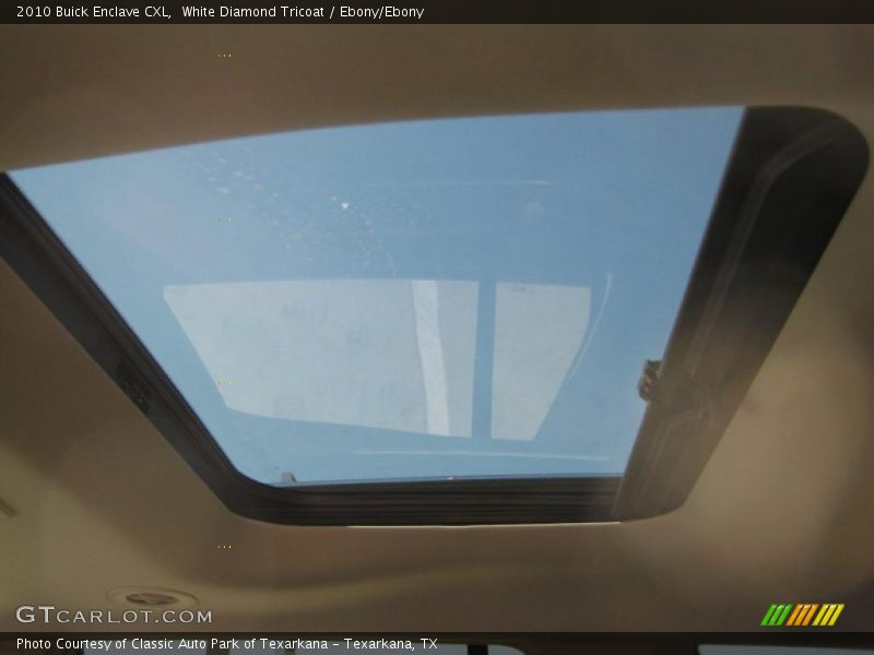 White Diamond Tricoat / Ebony/Ebony 2010 Buick Enclave CXL