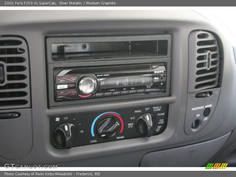 Silver Metallic / Medium Graphite 2002 Ford F150 XL SuperCab
