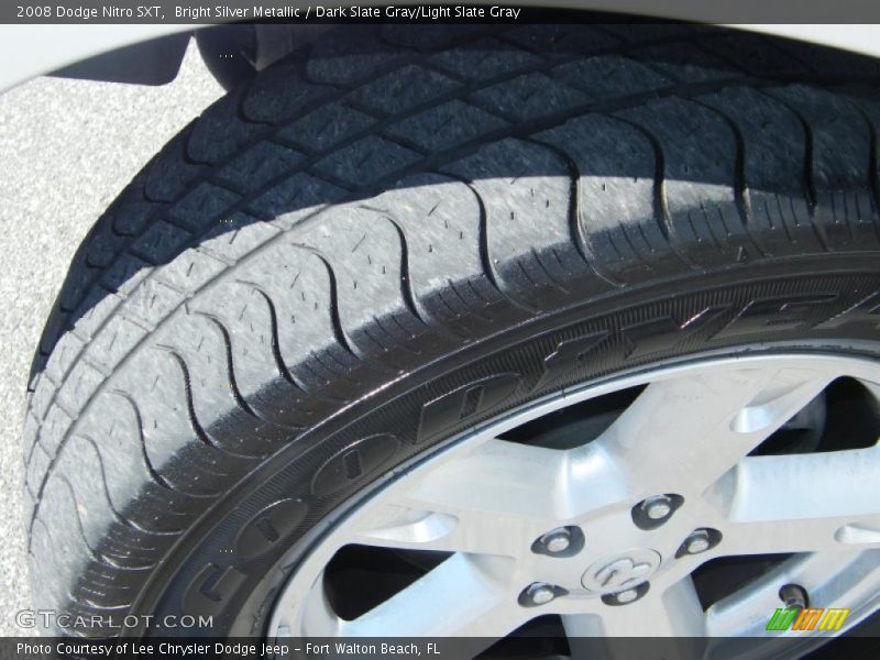 Bright Silver Metallic / Dark Slate Gray/Light Slate Gray 2008 Dodge Nitro SXT