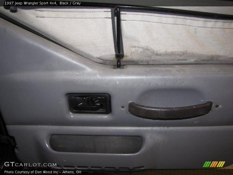 Black / Gray 1997 Jeep Wrangler Sport 4x4