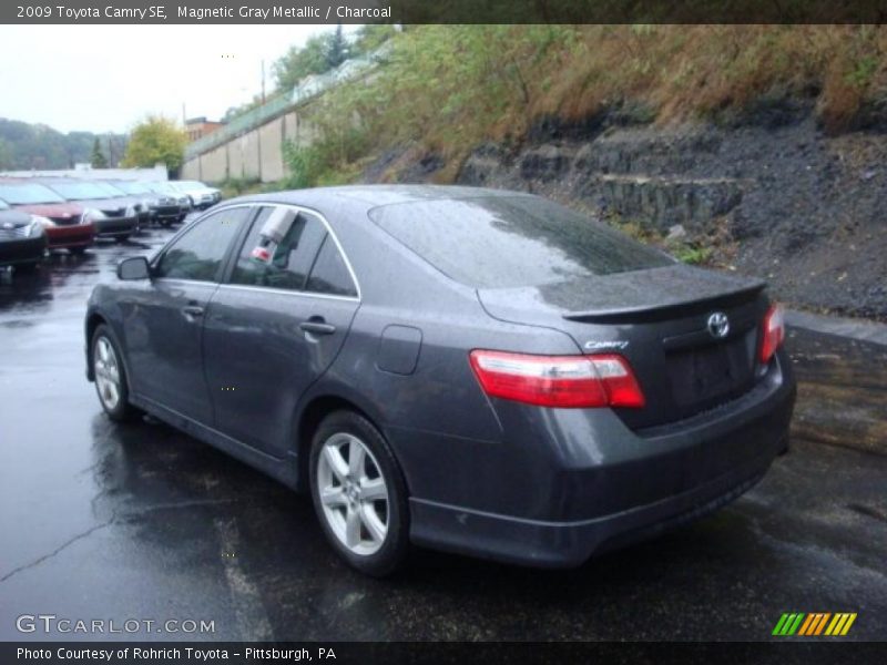 Magnetic Gray Metallic / Charcoal 2009 Toyota Camry SE