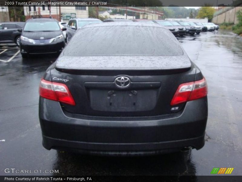 Magnetic Gray Metallic / Charcoal 2009 Toyota Camry SE