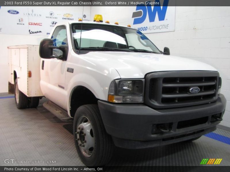 Oxford White / Medium Graphite 2003 Ford F550 Super Duty XL Regular Cab Chassis Utility