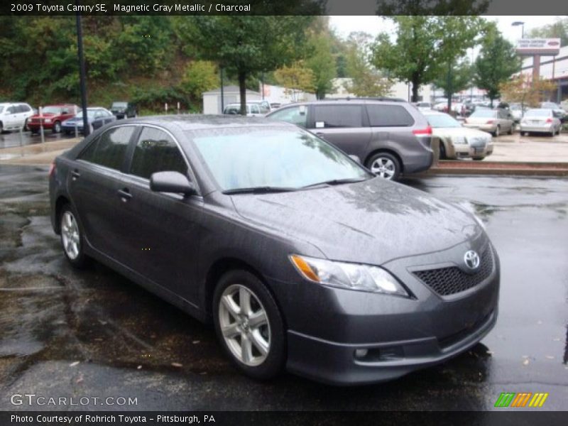 Magnetic Gray Metallic / Charcoal 2009 Toyota Camry SE