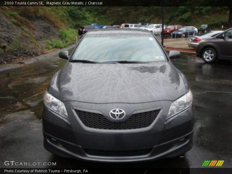 Magnetic Gray Metallic / Charcoal 2009 Toyota Camry SE