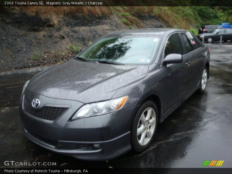 Magnetic Gray Metallic / Charcoal 2009 Toyota Camry SE