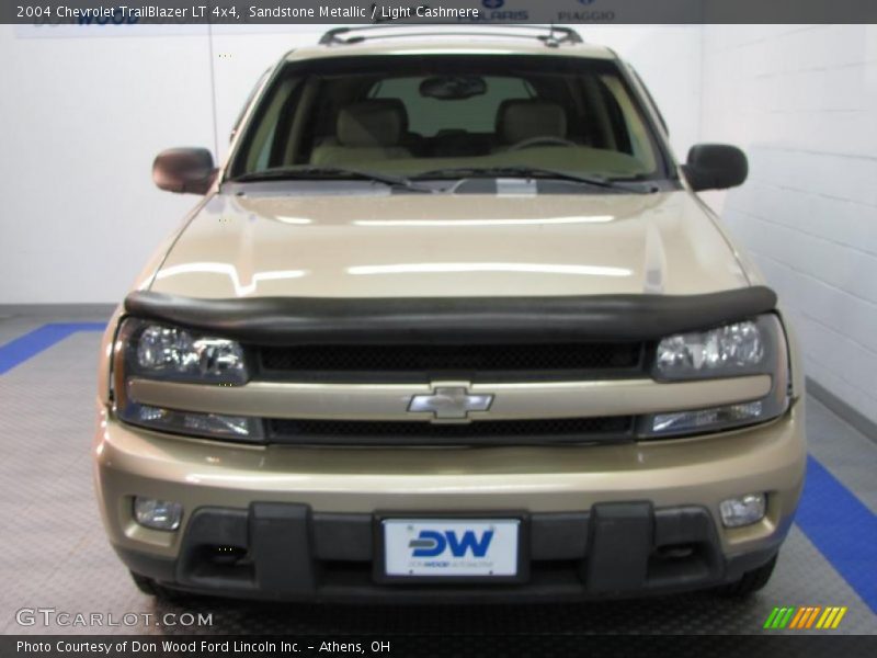 Sandstone Metallic / Light Cashmere 2004 Chevrolet TrailBlazer LT 4x4