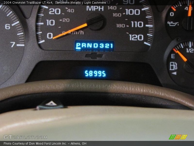 Sandstone Metallic / Light Cashmere 2004 Chevrolet TrailBlazer LT 4x4