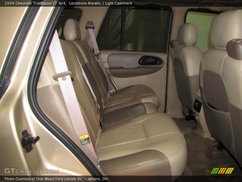Sandstone Metallic / Light Cashmere 2004 Chevrolet TrailBlazer LT 4x4
