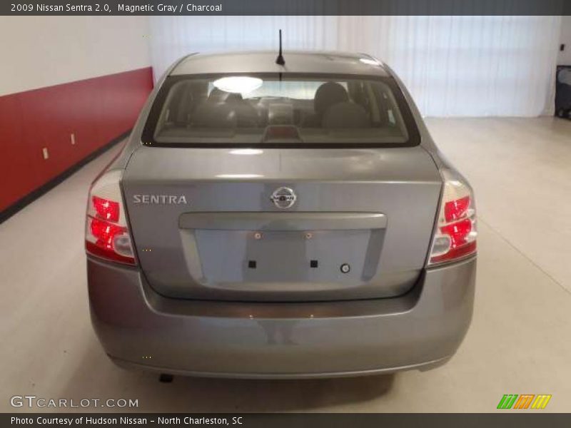 Magnetic Gray / Charcoal 2009 Nissan Sentra 2.0