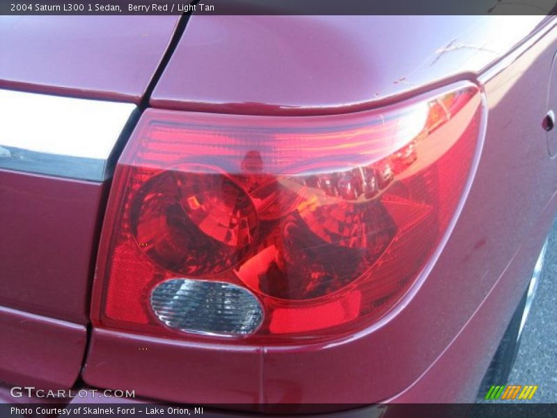 Berry Red / Light Tan 2004 Saturn L300 1 Sedan