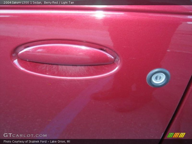 Berry Red / Light Tan 2004 Saturn L300 1 Sedan