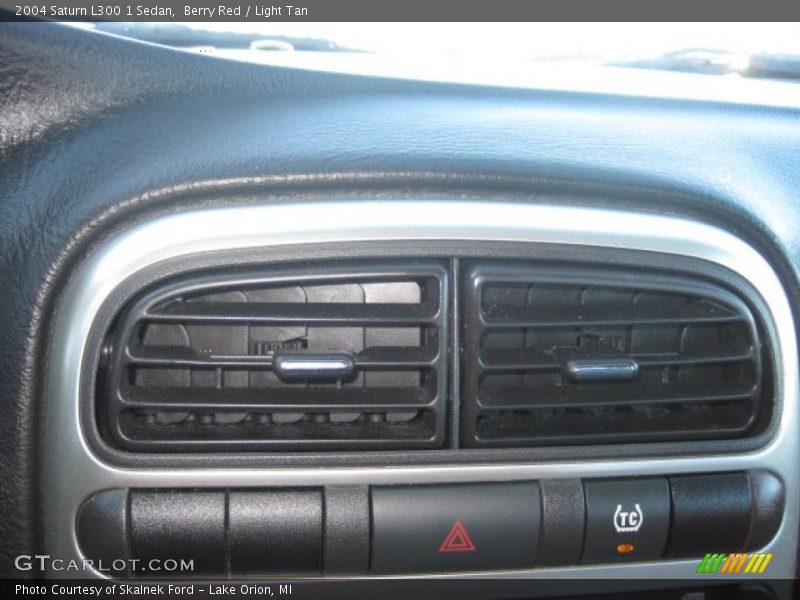 Berry Red / Light Tan 2004 Saturn L300 1 Sedan