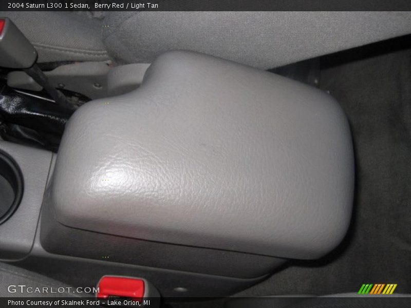 Berry Red / Light Tan 2004 Saturn L300 1 Sedan