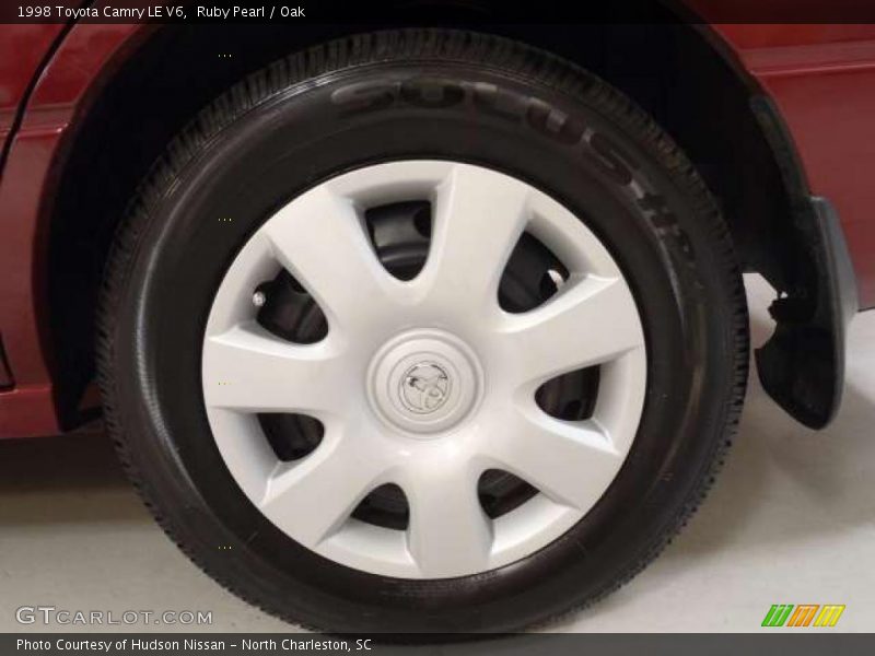 Ruby Pearl / Oak 1998 Toyota Camry LE V6