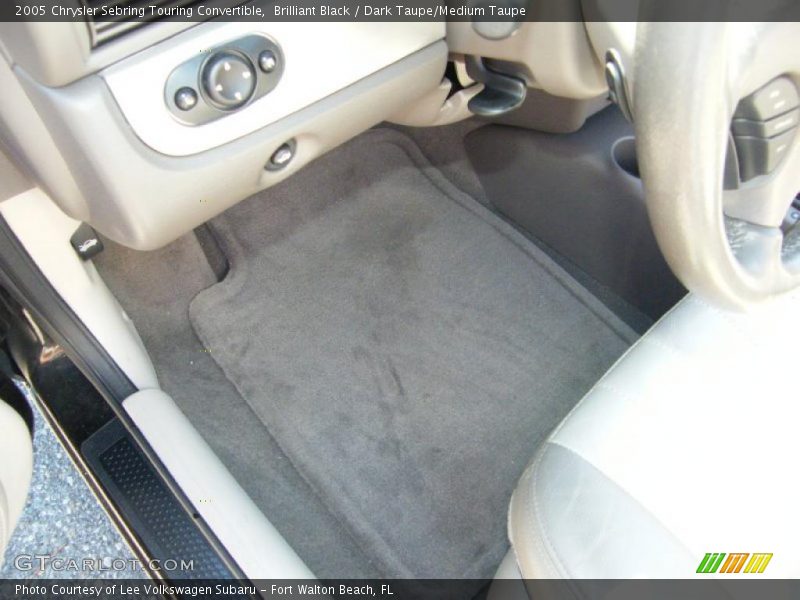 Brilliant Black / Dark Taupe/Medium Taupe 2005 Chrysler Sebring Touring Convertible