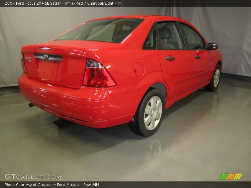 Infra-Red / Charcoal/Light Flint 2007 Ford Focus ZX4 SE Sedan