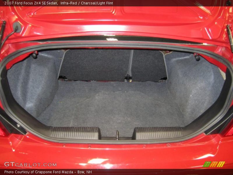 Infra-Red / Charcoal/Light Flint 2007 Ford Focus ZX4 SE Sedan