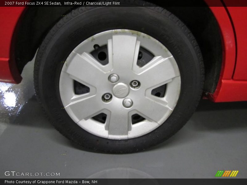 Infra-Red / Charcoal/Light Flint 2007 Ford Focus ZX4 SE Sedan