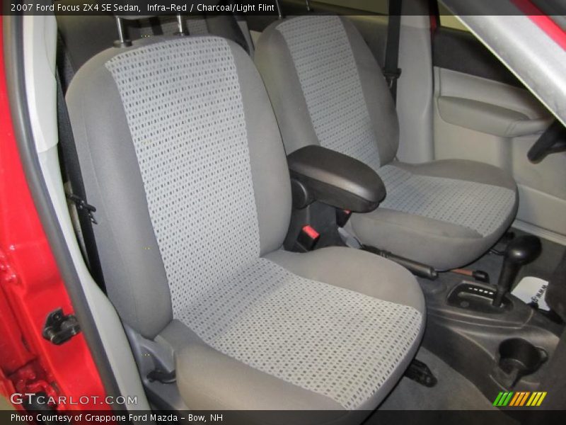 Infra-Red / Charcoal/Light Flint 2007 Ford Focus ZX4 SE Sedan