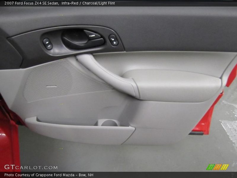 Infra-Red / Charcoal/Light Flint 2007 Ford Focus ZX4 SE Sedan