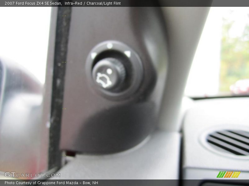 Infra-Red / Charcoal/Light Flint 2007 Ford Focus ZX4 SE Sedan