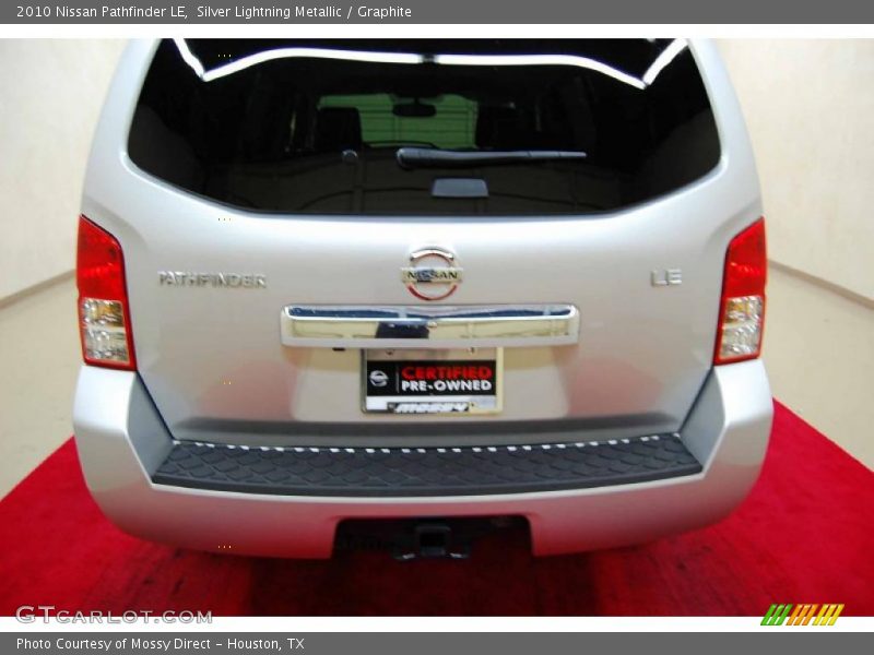 Silver Lightning Metallic / Graphite 2010 Nissan Pathfinder LE