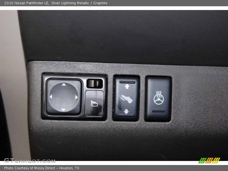 Silver Lightning Metallic / Graphite 2010 Nissan Pathfinder LE