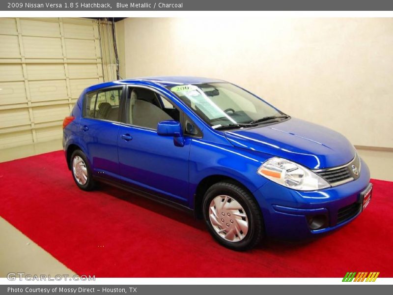 Blue Metallic / Charcoal 2009 Nissan Versa 1.8 S Hatchback