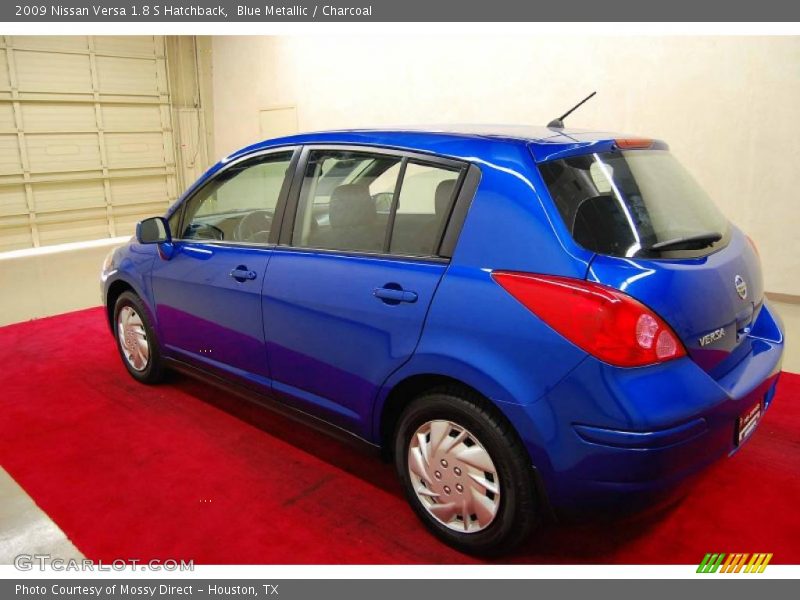Blue Metallic / Charcoal 2009 Nissan Versa 1.8 S Hatchback