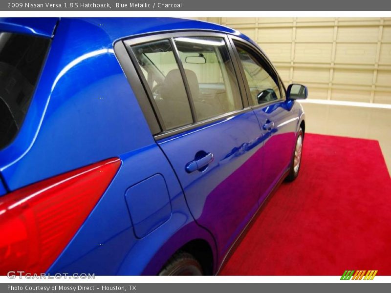 Blue Metallic / Charcoal 2009 Nissan Versa 1.8 S Hatchback
