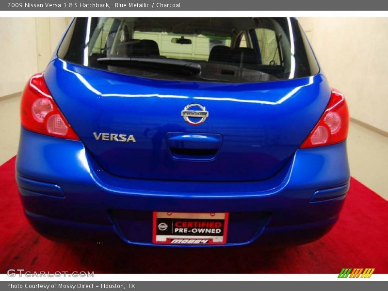 Blue Metallic / Charcoal 2009 Nissan Versa 1.8 S Hatchback