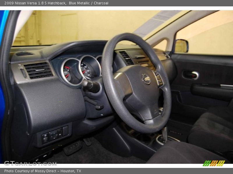 Blue Metallic / Charcoal 2009 Nissan Versa 1.8 S Hatchback
