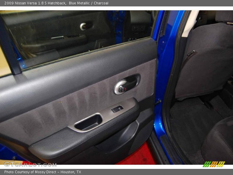 Blue Metallic / Charcoal 2009 Nissan Versa 1.8 S Hatchback