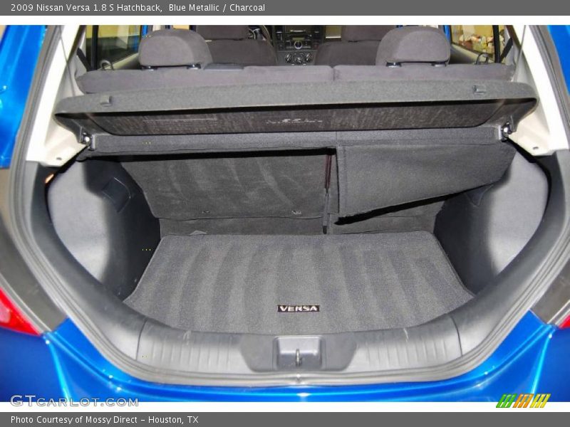 Blue Metallic / Charcoal 2009 Nissan Versa 1.8 S Hatchback